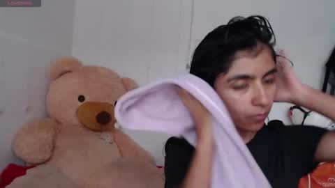 Anahi Browns online show from 02.04.26