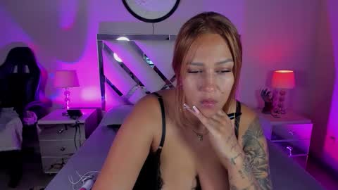 Anah Jones online show from 12.01.25