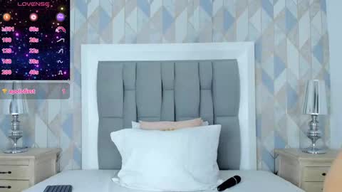 Snapshot of anais_cooper chatting on 02.05.25 online show from 02.05.25