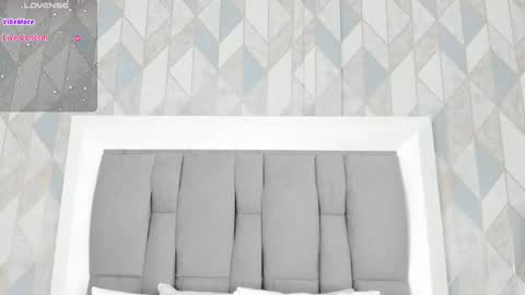 Snapshot of anais_cooper chatting on 10.09.25 online show from 10.09.25