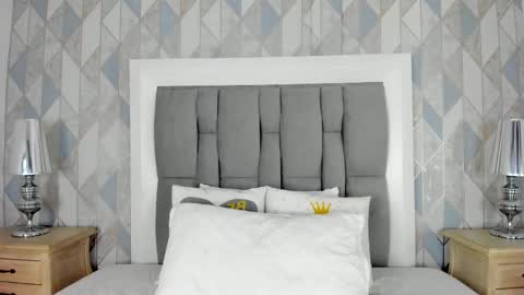 Snapshot of anais_cooper chatting on 11.11.25 online show from 11.11.25