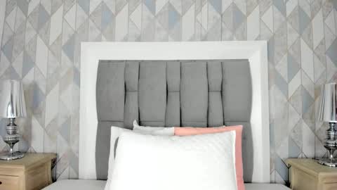 Snapshot of anais_cooper chatting on 11.18.25 online show from 11.18.25