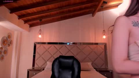 Snapshot of anaisnin1 chatting on 10.23.25 Anais Nin online show from 10.23.25