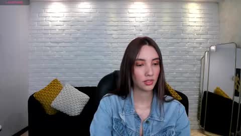 Snapshot of anaisnin1 chatting on 11.04.25 Anais Nin online show from 11.04.25