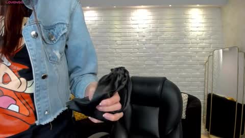 Snapshot of anaisnin1 chatting on 11.07.25 Anais Nin online show from 11.07.25