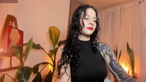 Mariana  online show from 11.22.25