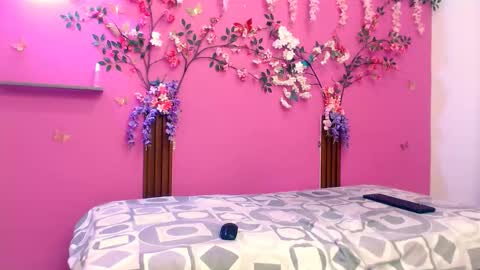 Snapshot of analdeepalejandra18 chatting on 10.27.25 analdee online show from 10.27.25