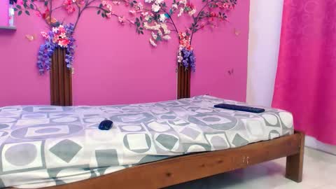 Snapshot of analdeepalejandra18 chatting on 11.16.25 analdee online show from 11.16.25