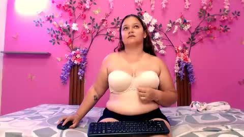 Snapshot of analdeepalejandra18 chatting on 11.22.25 analdee online show from 11.22.25