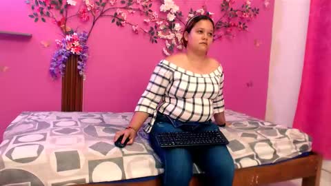 Snapshot of analdeepalejandra18 chatting on 11.29.25 analdee online show from 11.29.25