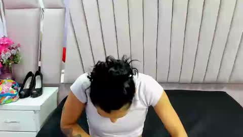 Snapshot of anales_deep_69 chatting on 02.15.25 AbbyAndAntonela online show from 02.15.25