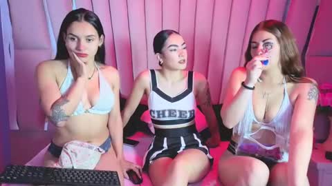 Snapshot of anales_deep_69 chatting on 11.24.25 AbbyAndAntonela online show from 11.24.25