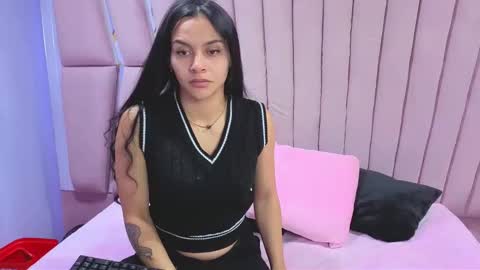 Snapshot of anales_deep_69 chatting on 12.04.25 AbbyAndAntonela online show from 12.04.25