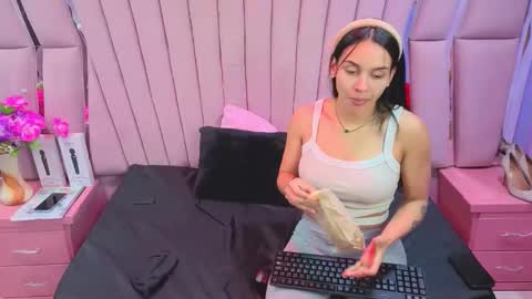 AbbyAndAntonela online show from 02.24.26