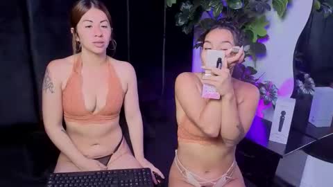 Snapshot of anales_deep_69 chatting on 04.27.26 AbbyAndAntonela online show from 04.27.26