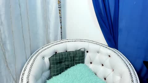 analia18  online show from 01.29.25