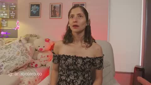 Snapshot of anam8 chatting on 11.05.25 Ana Mara Botero online show from 11.05.25