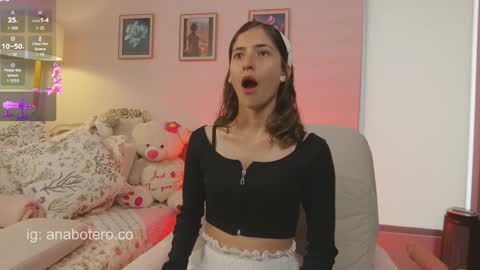 Snapshot of anam8 chatting on 11.06.25 Ana Mara Botero online show from 11.06.25