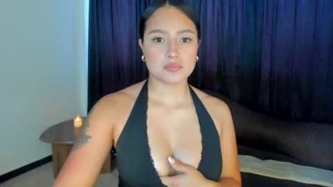 Snapshot of anamarieh chatting on 11.12.25 Ann online show from 11.12.25