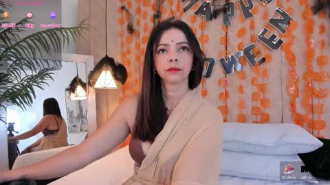 Snapshot of anantaa chatting on 10.28.25 Ananta online show from 10.28.25