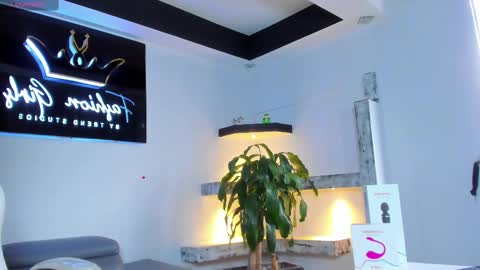 Snapshot of anaruiz1_ chatting on 02.23.25 ana online show from 02.23.25