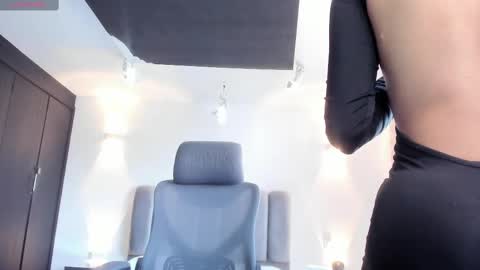 Snapshot of anaruiz1_ chatting on 03.08.25 ana online show from 03.08.25