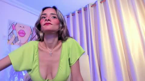 Snapshot of anaskinny chatting on 01.11.26 Ana online show from 01.11.26