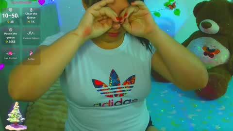 Snapshot of anaspark chatting on 12.17.25 Ana online show from 12.17.25