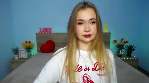 Snapshot of anastacyyellig chatting on 03.11.25 anastacyyellig online show from 03.11.25