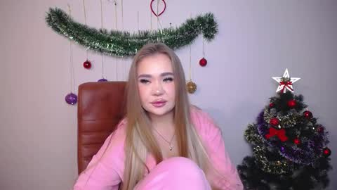 anastacyyellig online show from 12.15.25