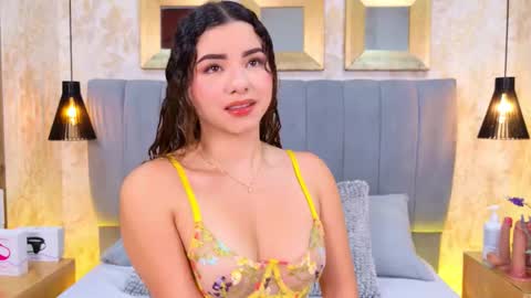 Mia online show from 12.18.25