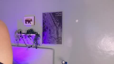 Snapshot of anavicc__ chatting on 04.12.26 Kendra online show from 04.12.26