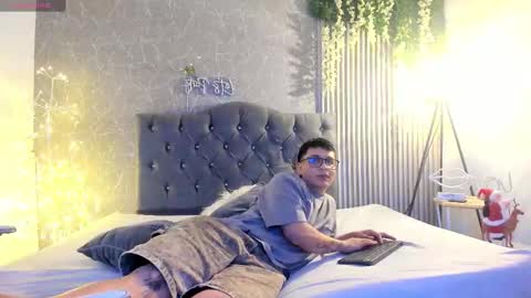 Snapshot of anddy024_ chatting on 12.22.25 andy online show from 12.22.25