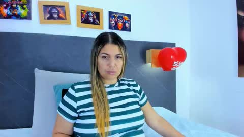 Snapshot of andhrea_vale chatting on 02.14.26 Andrea online show from 02.14.26