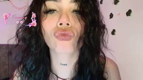 Snapshot of andra_rosse chatting on 06.06.26 Andra de la Rosse online show from 06.06.26
