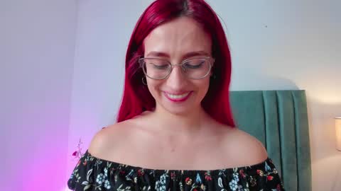 Andra Cyrus online show from 01.22.25