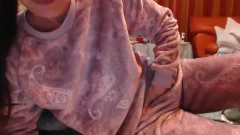 Snapshot of andrasweetie chatting on 09.27.25 Andra online show from 09.27.25