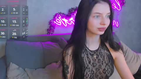 Snapshot of andrea_devis chatting on 01.14.26 Eva online show from 01.14.26