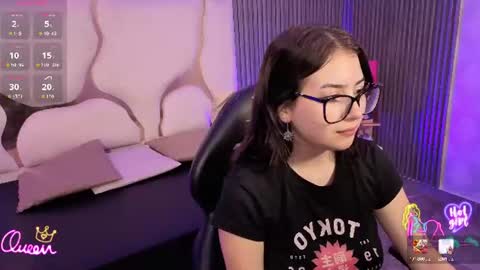 Snapshot of andrea_tay1 chatting on 06.19.26 andrea_tay1 online show from 06.19.26