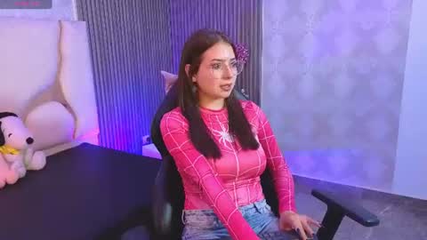 Snapshot of andrea_tay1 chatting on 07.30.26 andrea_tay1 online show from 07.30.26