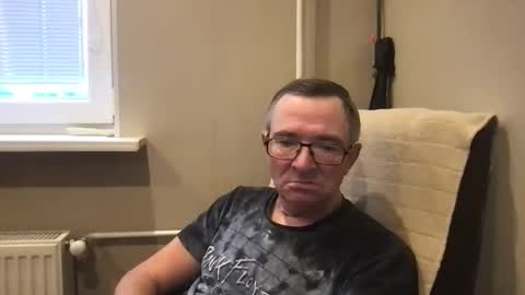 Snapshot of andreass60 chatting on 12.02.25 andreass60 online show from 12.02.25