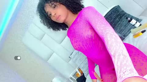 Snapshot of andreayano chatting on 09.21.25 andreayano online show from 09.21.25