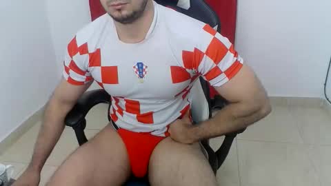 Snapshot of andres180950734 chatting on 09.15.25 andres180950734 online show from 09.15.25