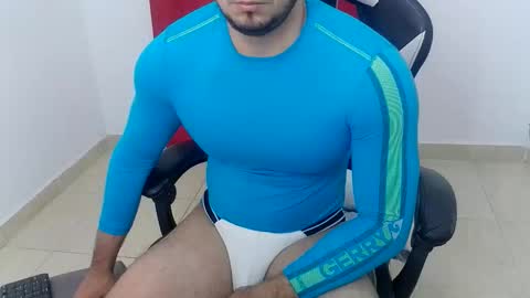 Snapshot of andres180950734 chatting on 09.19.25 andres180950734 online show from 09.19.25