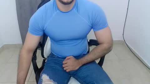 Snapshot of andres180950734 chatting on 10.17.25 andres180950734 online show from 10.17.25