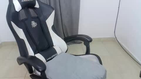 andres180950734 online show from 10.25.25