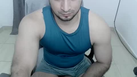 Snapshot of andres180950734 chatting on 04.28.26 andres180950734 online show from 04.28.26