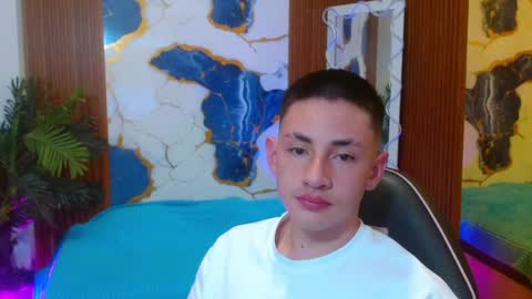 Snapshot of andres_tay chatting on 04.17.26 andres_tay online show from 04.17.26