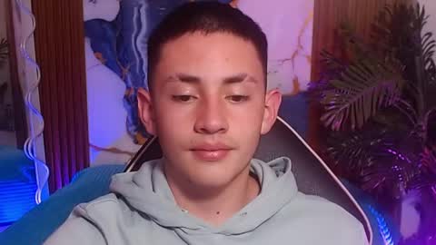 Snapshot of andres_tay chatting on 04.22.26 andres_tay online show from 04.22.26