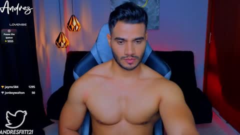 Snapshot of andresfiit chatting on 12.19.24 Andres online show from 12.19.24